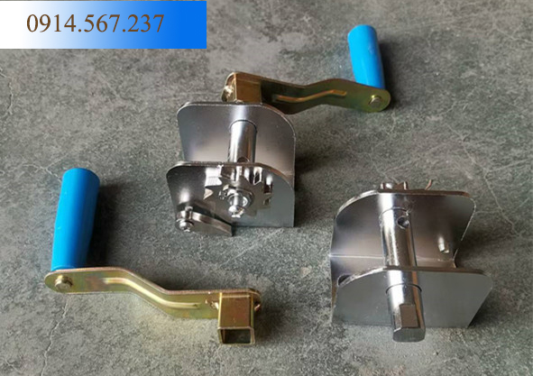 Tay quay cang luoi cau long 1